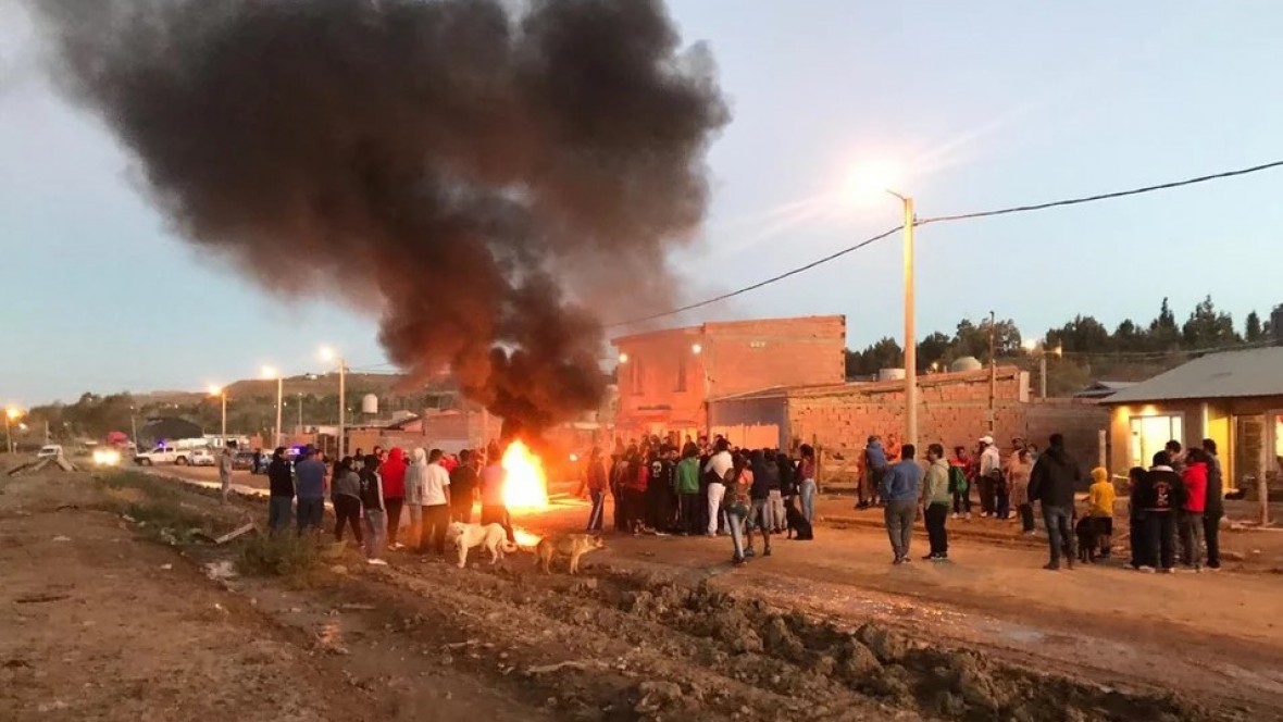 La Ley del Oeste: Massoni quedó expuesto tras la "pueblada" mortal de Comodoro