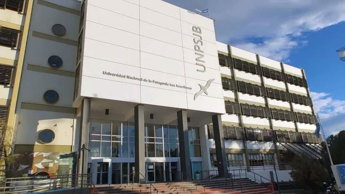 Universidad Nacional de la Patagonia San Juan Bosco Cover